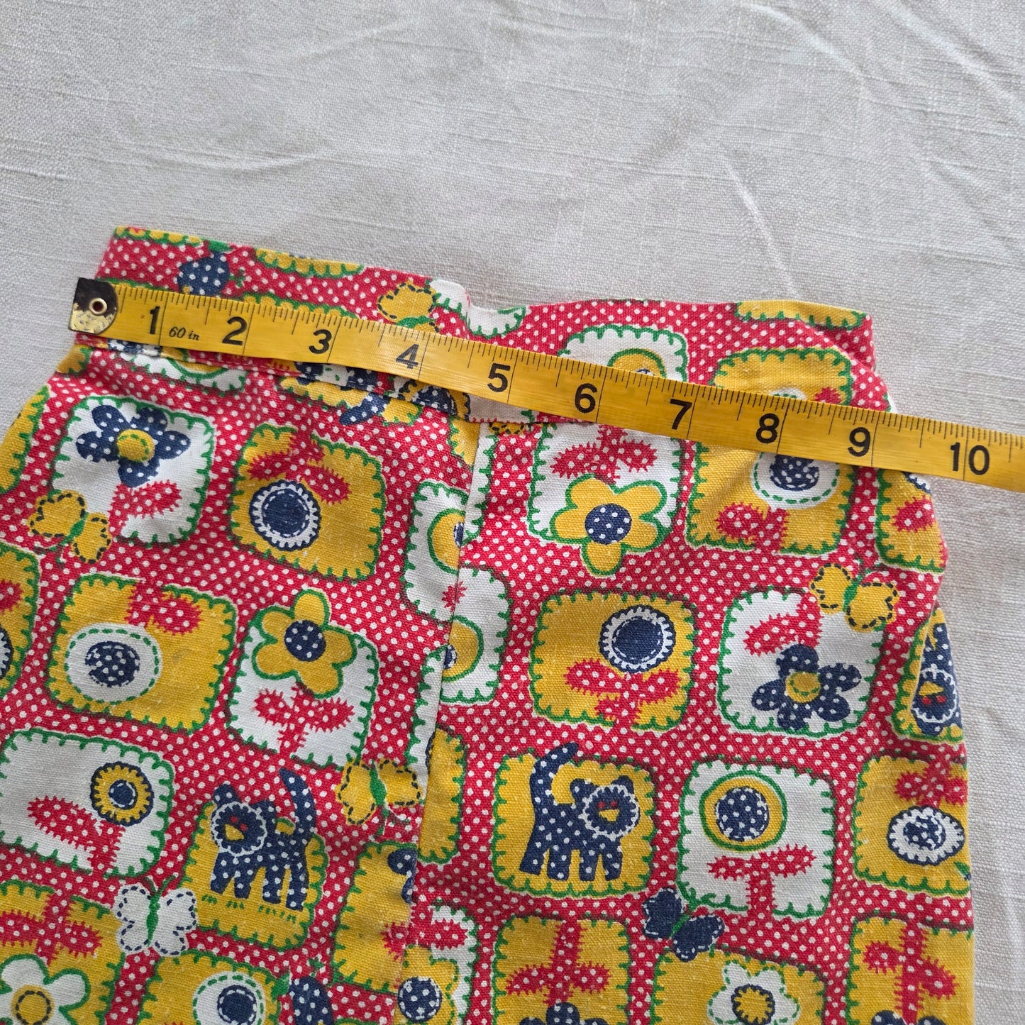 70s Vintage Floral + Cat Shorts 5t