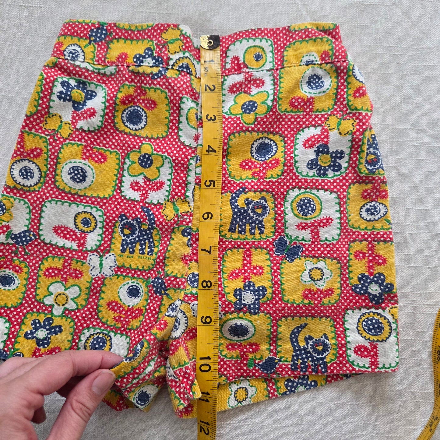 70s Vintage Floral + Cat Shorts 5t