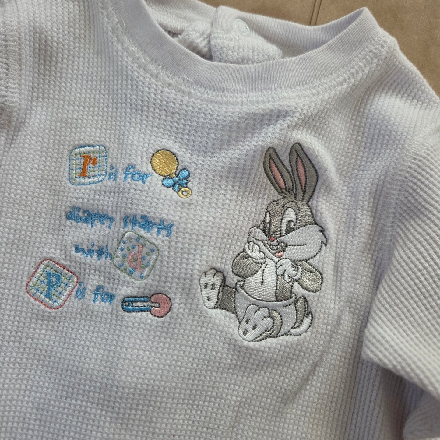 90s Vintage Baby Bugs Bunny Cotton Bodysuit 6-9 months