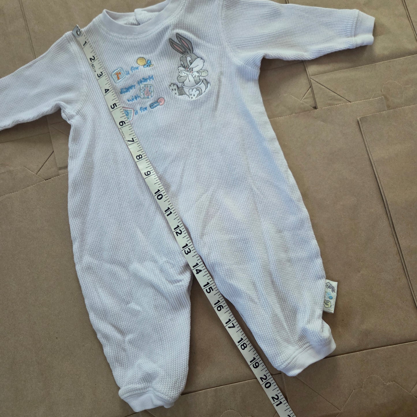 90s Vintage Baby Bugs Bunny Cotton Bodysuit 6-9 months