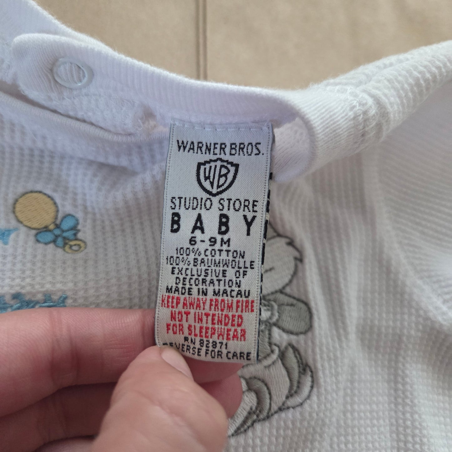 90s Vintage Baby Bugs Bunny Cotton Bodysuit 6-9 months